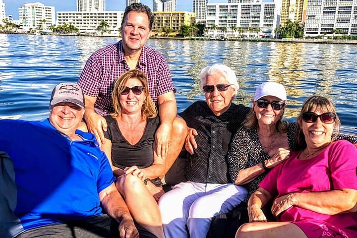 Private 21-Foot Bayliner Rental: Explore Fort Lauderdale Canals & Sandbars photo 4