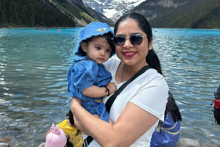 Banff Top 5 Lakes Day Trip from Calgary — Lake Louise, Moraine & Emerald photo 3