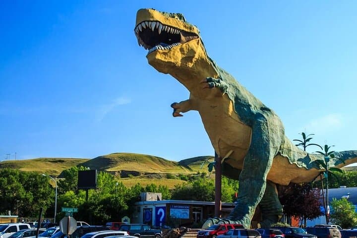 Day Trip to Drumheller Badlands: Royal Tyrrell Museum, Hoodoos & Horseshoe Canyon