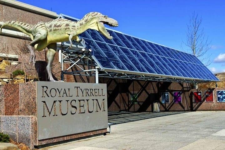 Day Trip to Drumheller Badlands: Royal Tyrrell Museum, Hoodoos & Horseshoe Canyon photo 3