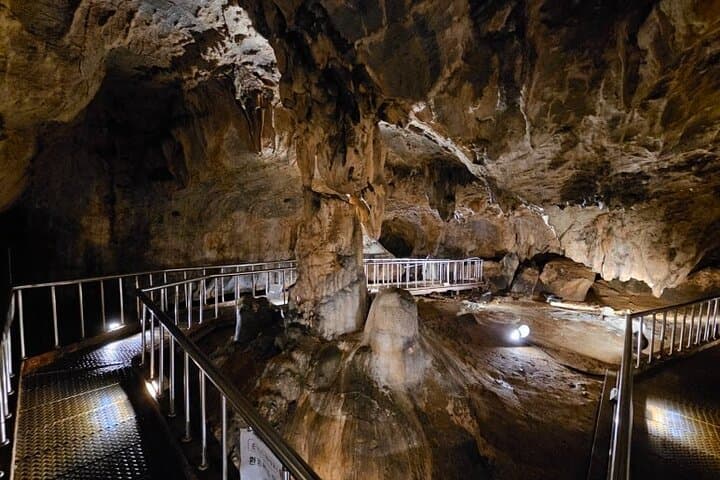 Danyang Gosu Cave 2-Day Nature Park Tour: Cave, Skywalk & Guinsa Temple photo 3