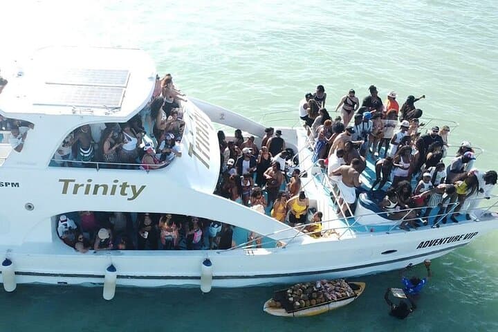 Punta Cana Catamaran Party: VIP Rum, Snorkeling & Natural Pool Experience photo 4
