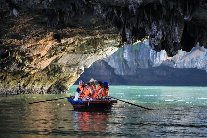 Halong Bay Day Cruise from Hanoi: Kayak Sung Sot Cave & Titop Island photo 6