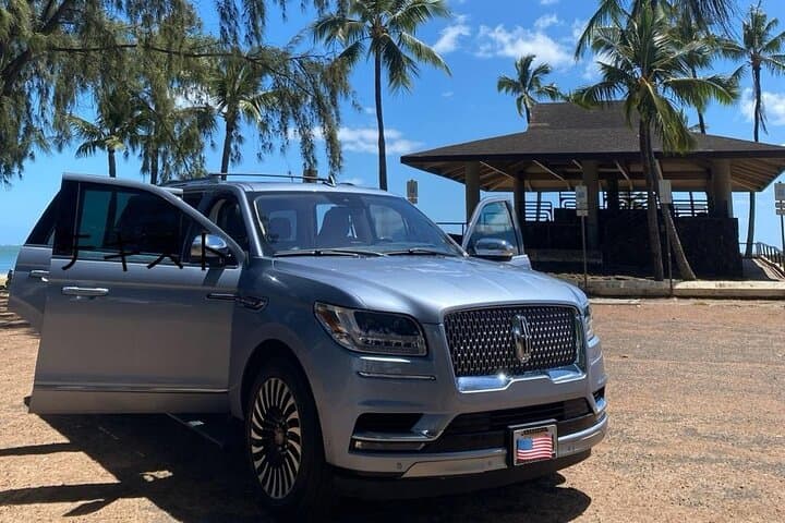 Private Pearl Harbor to North Shore: Luxury Waikiki Custom Tour