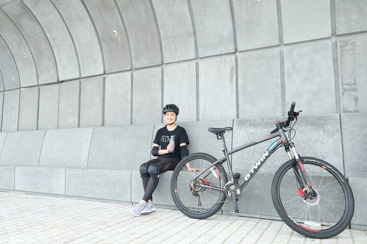 Private Cycling Coaching in Hong Kong — 1.5-Hour Learn-to-Ride & Skills Session photo 2