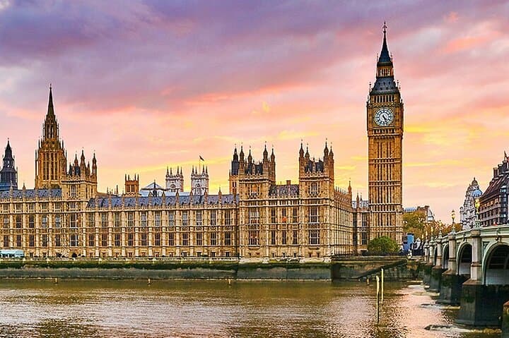 Brighton to London Day Tour: Sights, Shops & Museums