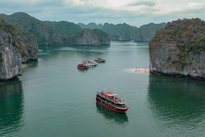 2-Day Boutique Cruise: Lan Ha Bay, Cat Ba & Viet Hai Village photo 2