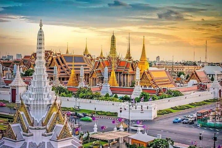 Amazing Thailand in 9 Days: Bangkok, Chiang Mai & Phuket Adventure photo 1