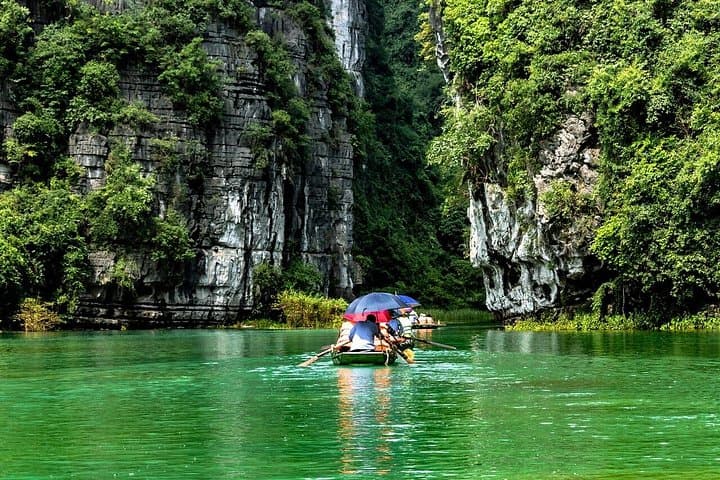 Ninh Binh Day Tour: Hoa Lu, Trang An & Mua Cave from Hanoi photo 3