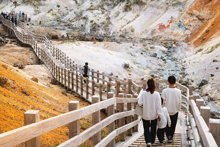 Noboribetsu & Lake Toya Day Tour: Jigokudani, Hot Springs, Farms and Scenic Lookouts
