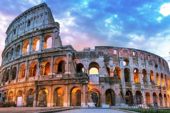 Paris to the Riviera: 7-Day Shared Europe Sightseeing Tour