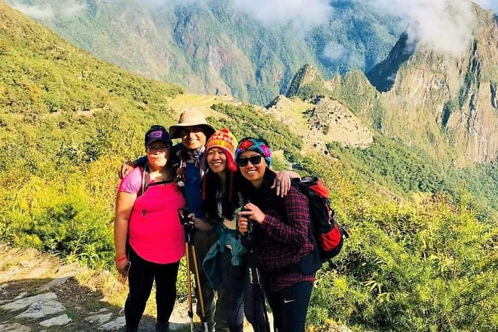 Inca Jungle Trail to Machu Picchu - 4-Day Biking, Rafting & Hike from Cusco