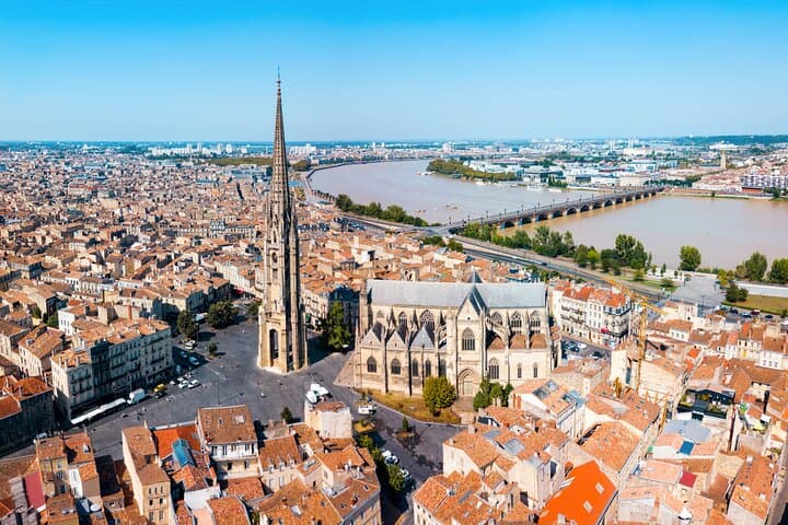 Best Intro to Bordeaux: 2-Hour Local Walking Tour & Canelé Tasting photo 2