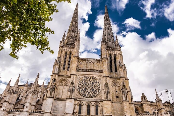 Best Intro to Bordeaux: 2-Hour Local Walking Tour & Canelé Tasting