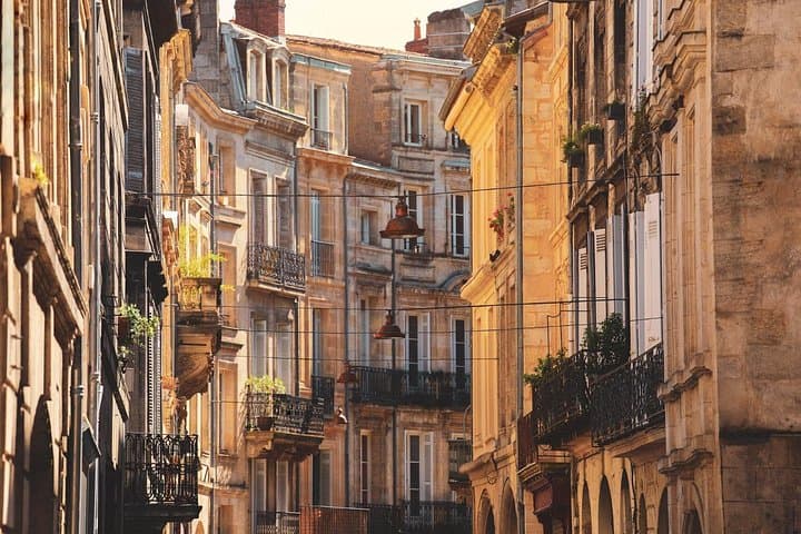 Best Intro to Bordeaux: 2-Hour Local Walking Tour & Canelé Tasting photo 6