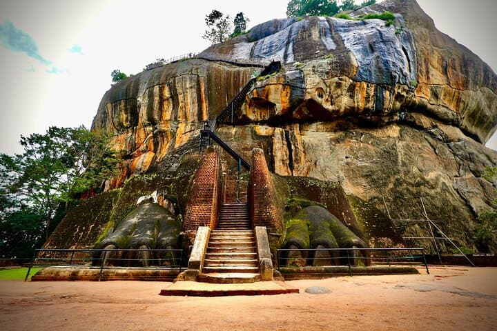Sigiriya and Dambulla Day Tour from Bentota: Climb Sigiriya Rock & Explore Dambulla Cave Temple photo 3