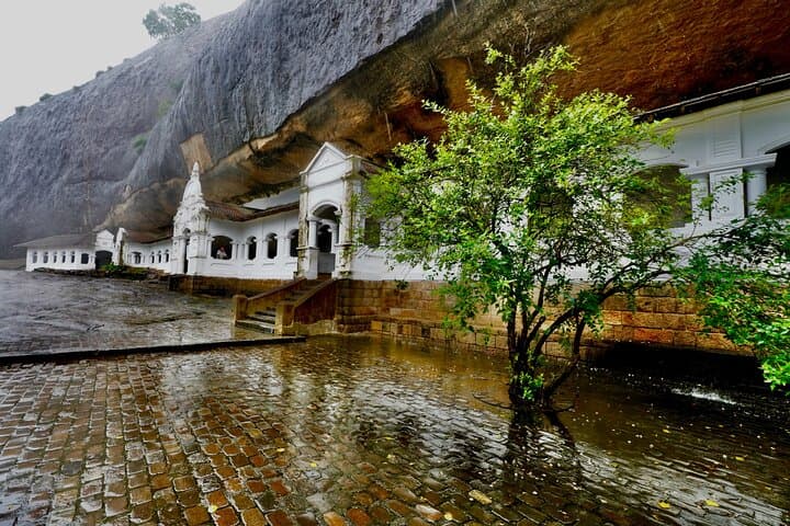 Sigiriya and Dambulla Day Tour from Bentota: Climb Sigiriya Rock & Explore Dambulla Cave Temple photo 6