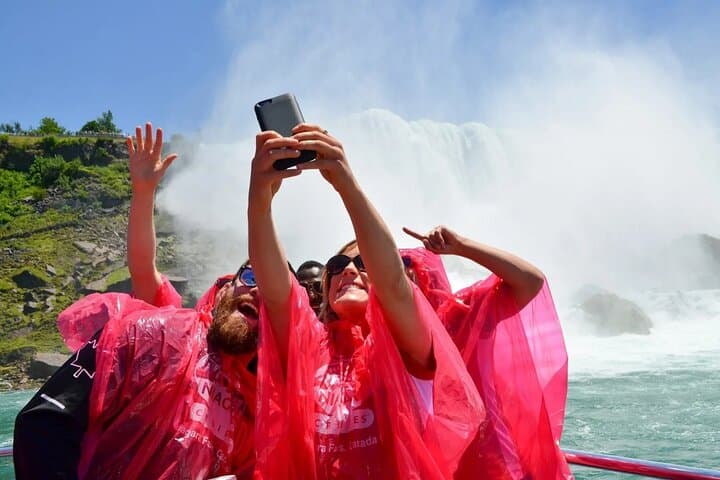 Niagara Falls Walking Tour & Boat Cruise — Skip-the-Line Voyage to the Falls photo 3