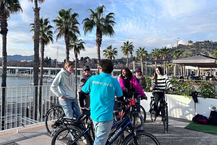 Malaga Electric Bike Tour: Gibralfaro & Seafront E‑Bike Experience photo 4