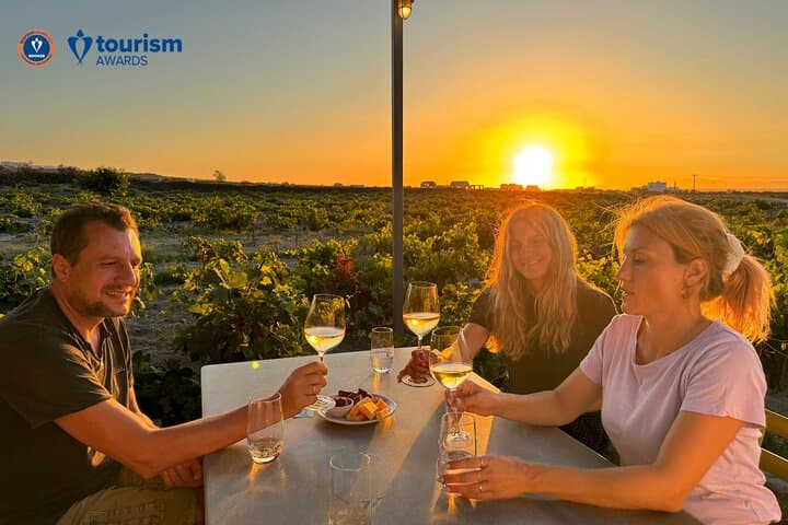 Explore Santorini in Style: Private Tour with Winery Lunch