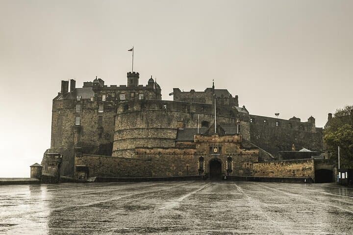 Private Express Edinburgh Scenic & Historic Tour — Calton Hill, Royal Mile & Dean Village in 2 Hours photo 4