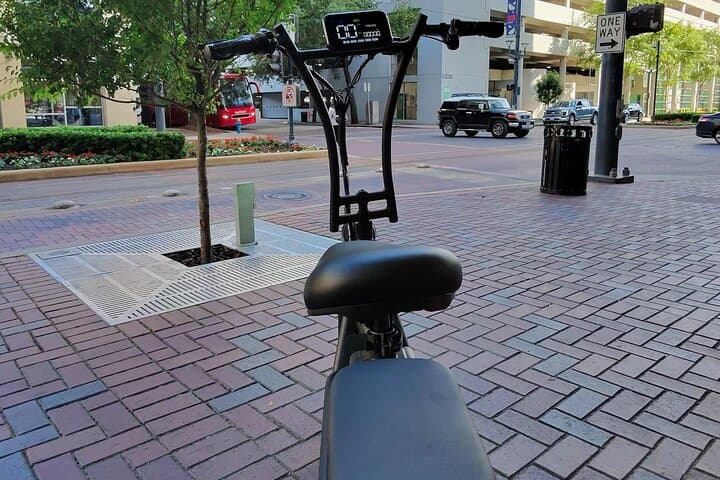 Downtown Dallas Electric Scooter & E‑Bike Self‑Guided Tour photo 3