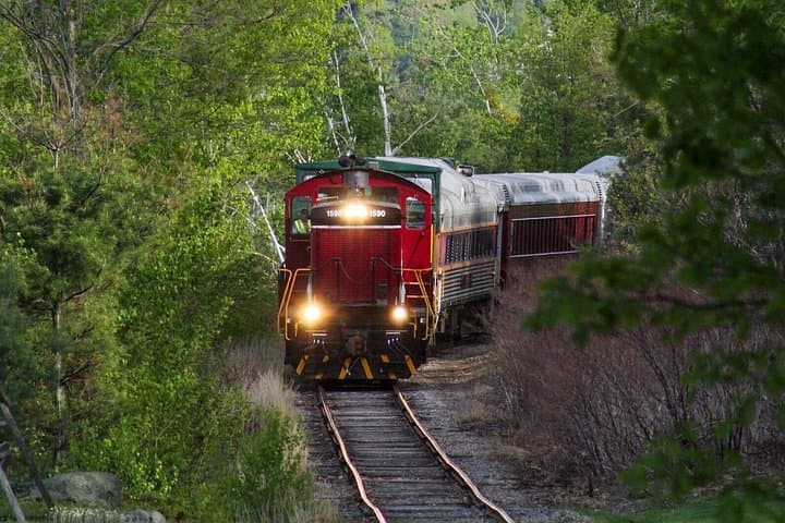 Winnipesaukee Scenic Railroad: Meredith to Laconia Lake Winnipesaukee Train Ride photo 3