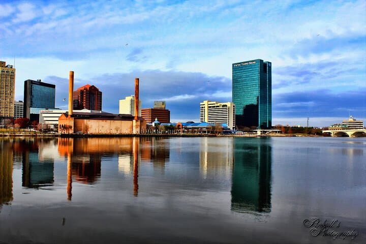 4-Day Chicago to Niagara Falls Road Tour: Detroit, Letchworth & Buffalo Highlights photo 4