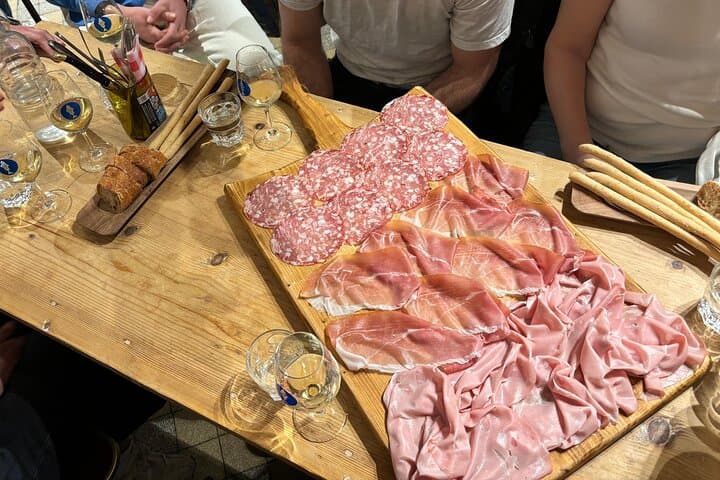 Nice Unique Wine Tour: Apero & Natural Wines Through Old Town photo 4