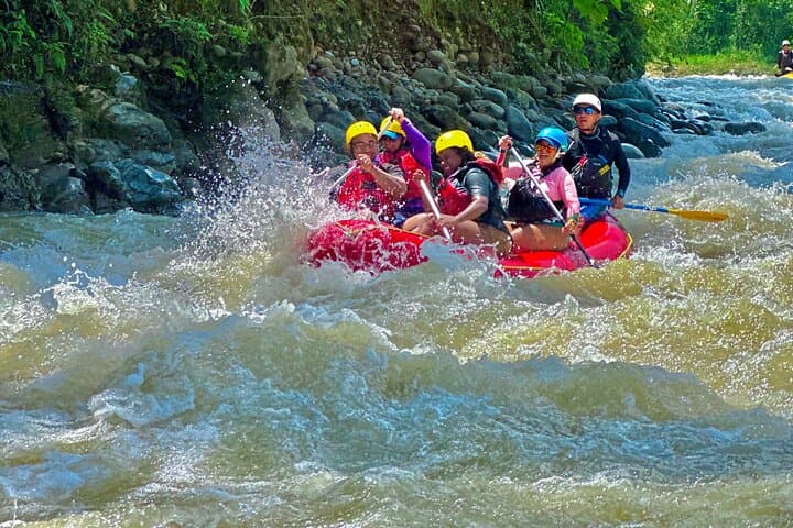 Savegre Rafting: Family-Friendly Class II–III Rapids Near Quepos photo 2