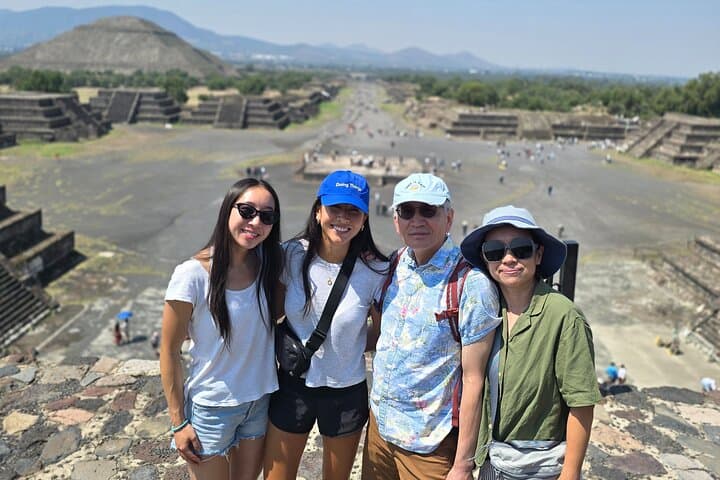Early-Access Teotihuacán: Pyramid Ascent, Cave Breakfast & Craft Workshops photo 3