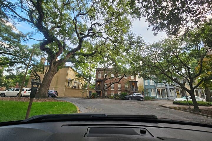 Explore Savannah’s Historic District: A Private Driving Tour Through Time and Culture