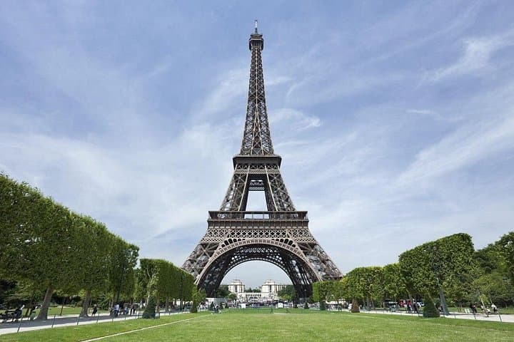7-Day Paris to Brussels Bus Tour: Paris, Rhine, Amsterdam & Brussels Highlights photo 1