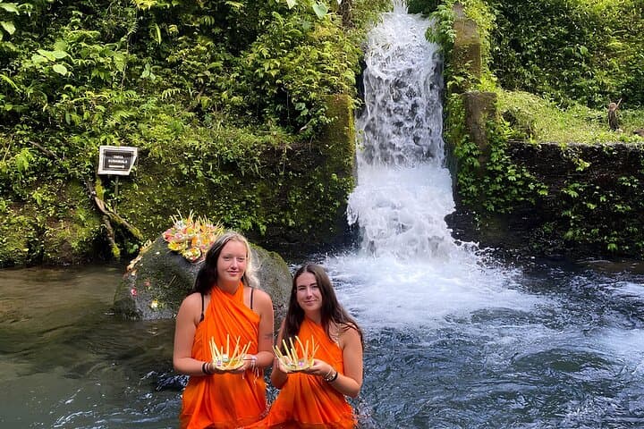 Melukat at Pura Mengening: A Balinese Water-Purification Ritual in Ubud photo 1