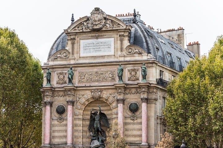 Self-Guided Iconic Paris Walk: Notre-Dame to Eiffel Tower Audio Tour photo 6