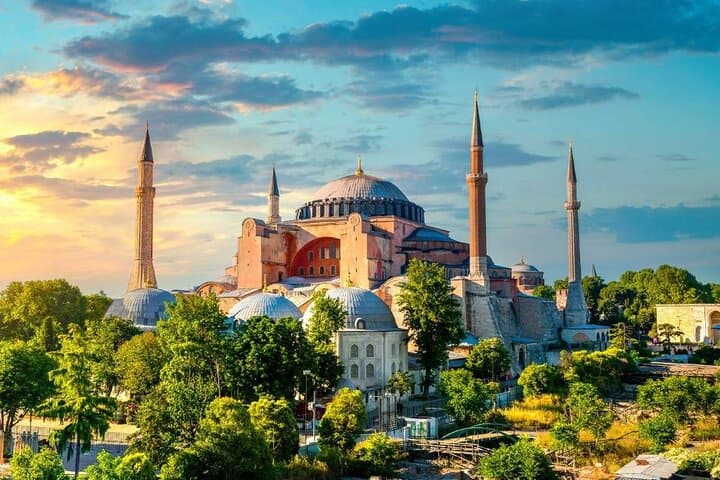 Istanbul Old City Highlights Tour with Lunch and Sunset Bosphorus Cruise photo 1