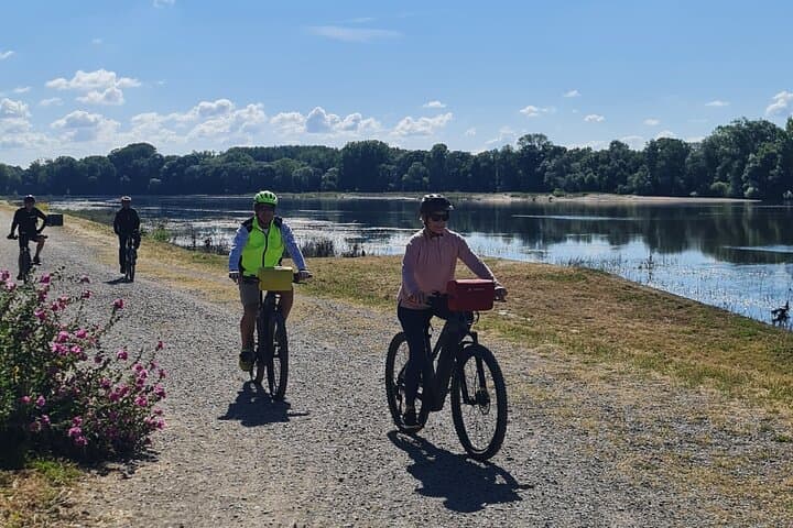 E‑Bike Loire Valley Châteaux Day Tour from Chaumont‑sur‑Loire photo 4