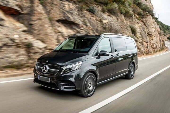 Private Paris Chauffeur Transfers: Airports, Versailles & Disneyland photo 4
