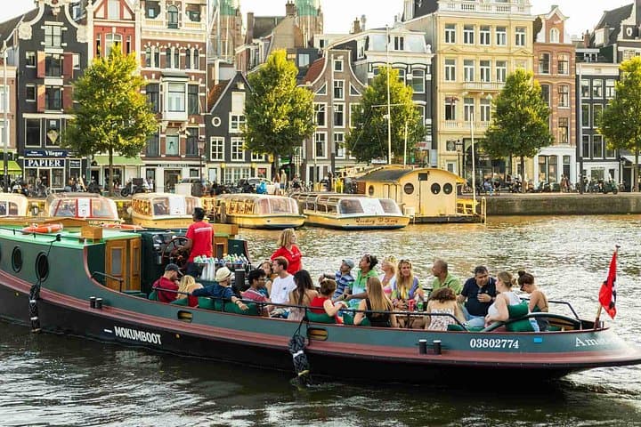 Historic Tugboat Canal Cruise in Amsterdam: 75-Minute Riverfront Storytelling photo 4
