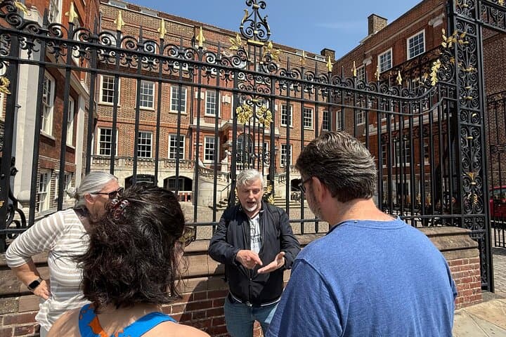 Shakespeare London Walking Tour: North Bank Bard Walk and Tudor London Highlights photo 6