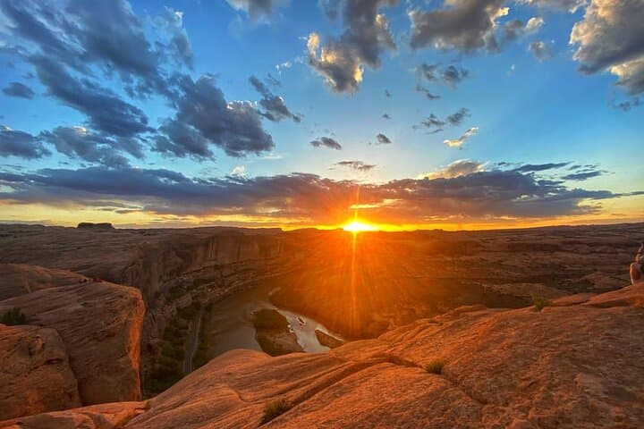 Sunset Off-Road Jeep Tour in Moab: Thrill and Scenic Views at Golden Hour photo 2