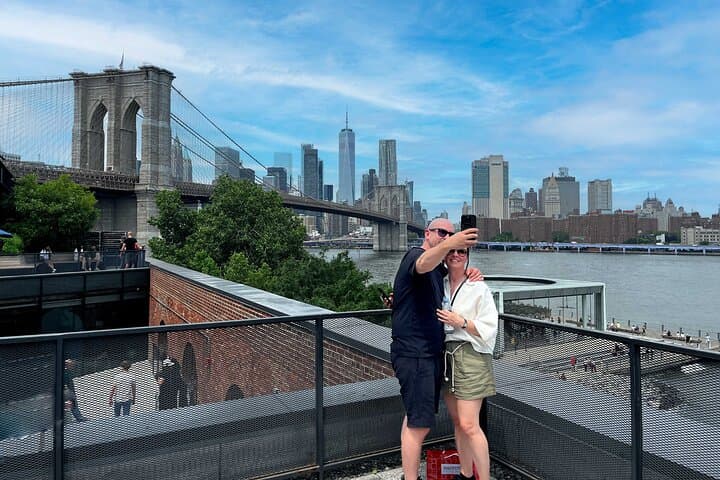 Sunset Brooklyn Bridge Walking Tour: Manhattan to DUMBO Waterfront photo 6