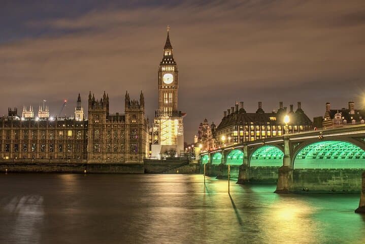 London by Night Rickshaw Tour: Piccadilly to Tower Bridge After Dark photo 2