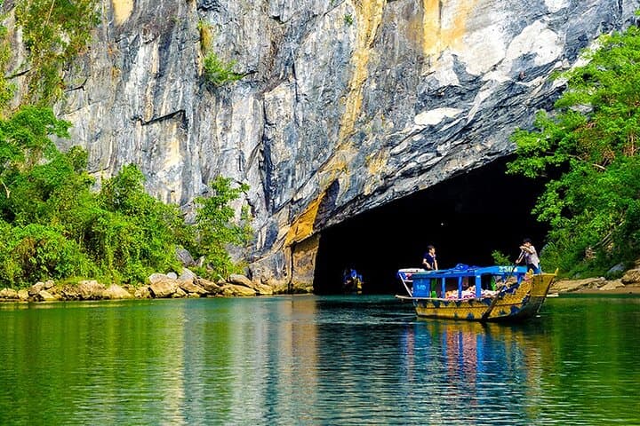 Hue to Phong Nha: 2-Day Cave Explorer to Paradise Cave & DMZ Sites photo 2
