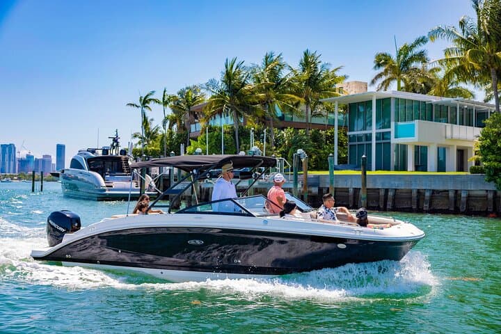 Private Miami Boat Charter: Bayside to Biscayne Bay & Star Island