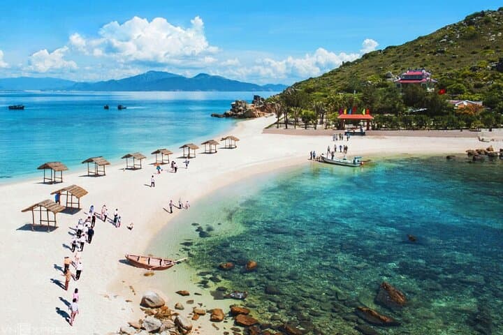 Experience the Nha Trang Island Hopping Adventure photo 4