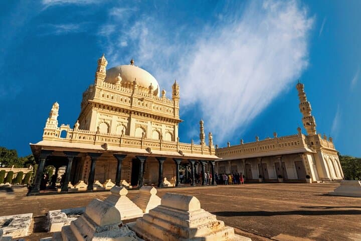 Private Luxury Mysore 2-Day Escape from Bangalore: Palaces, Temples & Markets photo 3