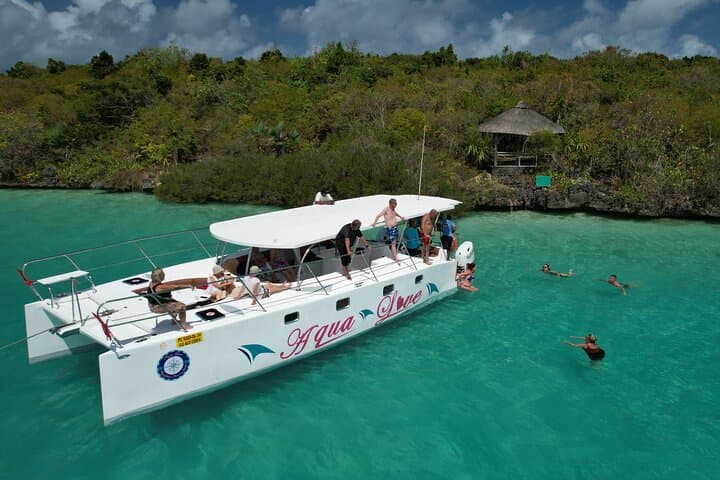 Mauritius East Coast Cataspeed Five-Islands Speedboat Adventure with BBQ Lunch
