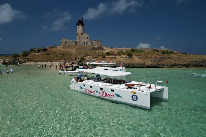 Mauritius East Coast Cataspeed Five-Islands Speedboat Adventure with BBQ Lunch photo 3