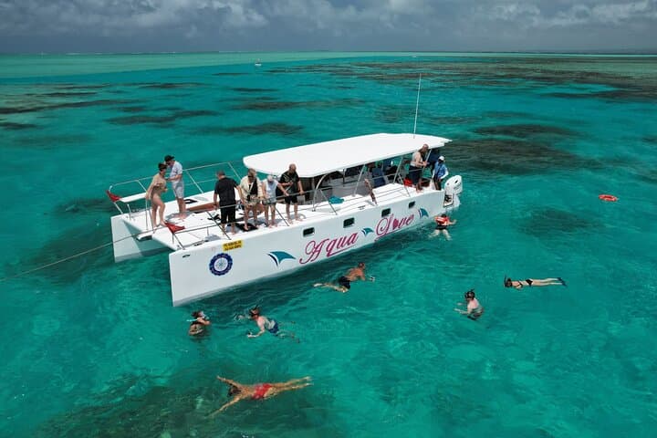 Mauritius East Coast Cataspeed Five-Islands Speedboat Adventure with BBQ Lunch photo 4